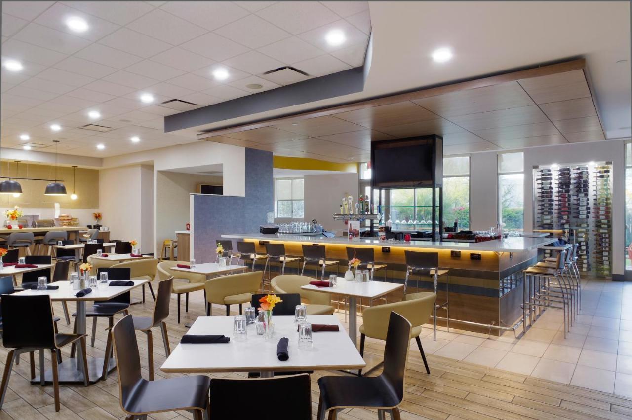Holiday Inn & Suites Phoenix Airport By Ihg Exterior foto